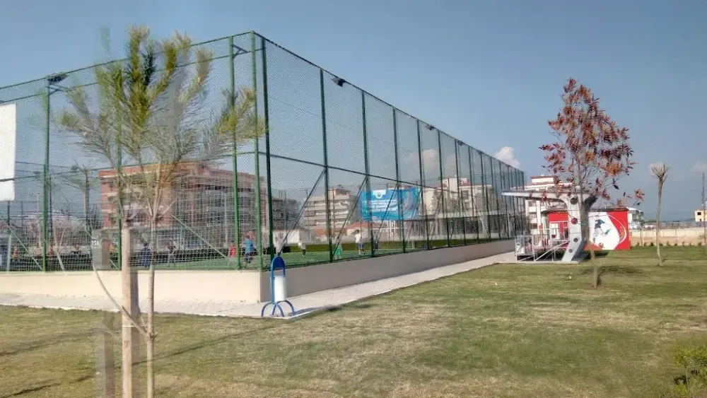 Şehit Fırat Yılmaz Çakıroğlu Spor Kompleksi — Yüzme Havuzları, Menderes · fotoğraf 2