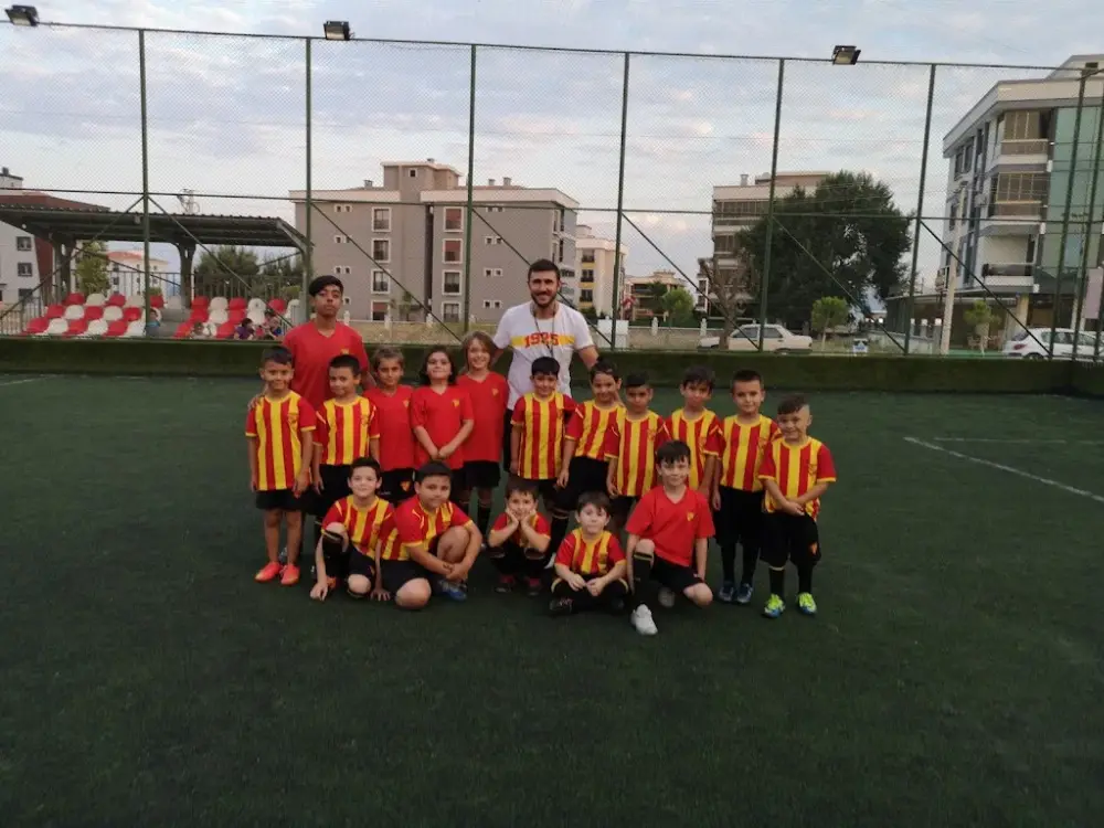 Şehit Fırat Yılmaz Çakıroğlu Spor Kompleksi — Yüzme Havuzları, Menderes · fotoğraf 4