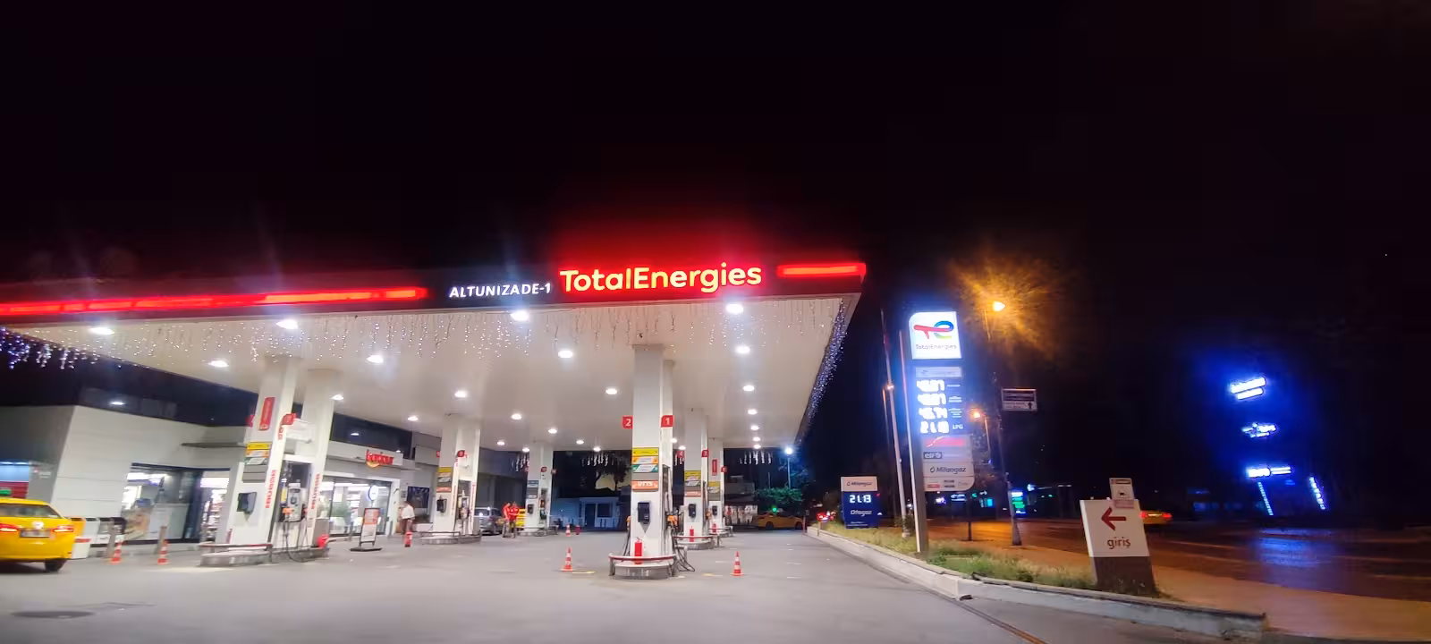 TotalEnergies İstasyonu — Akaryakıt Ve LPG İstasyonları, Üsküdar · fotoğraf 1