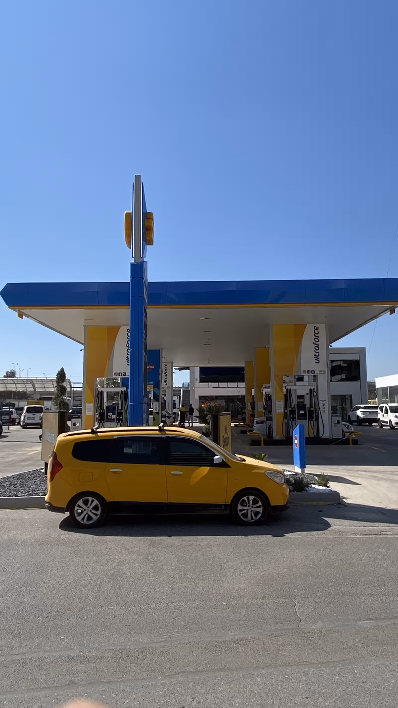 Opet Emircanlar Petrol — Akaryakıt Ve LPG İstasyonları, Konak · fotoğraf 5