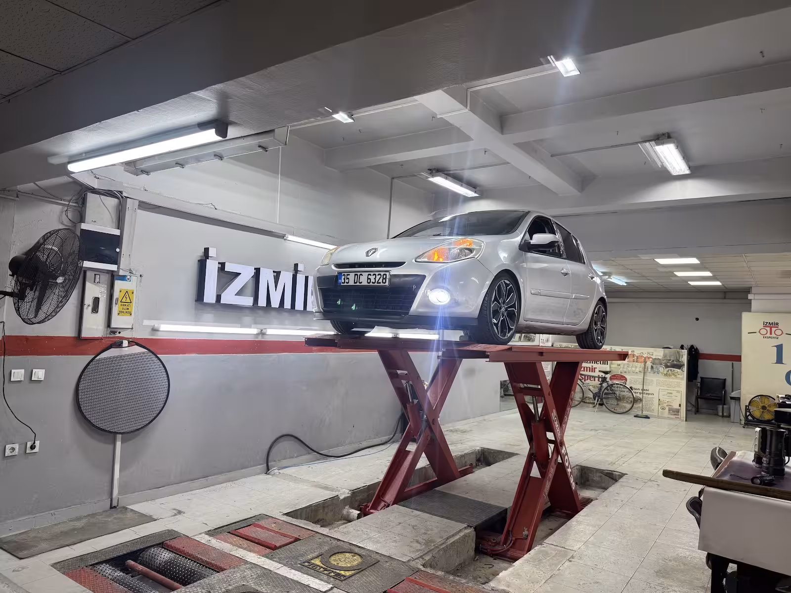 İzmir Oto Ekspertiz — Oto Ekspertiz, Bornova · fotoğraf 3