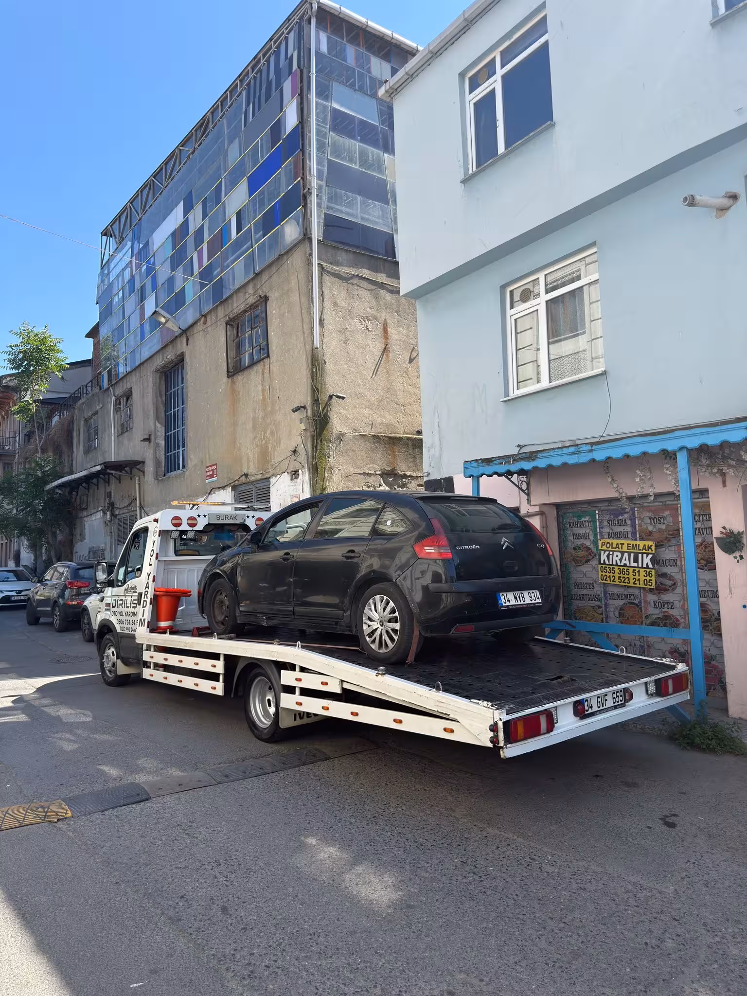 DİRİLİŞ YOL YARDIM - ZEYTİNBURNU ÇEKİCİ — Çekici Ve Yol Yardım, Zeytinburnu · fotoğraf 2