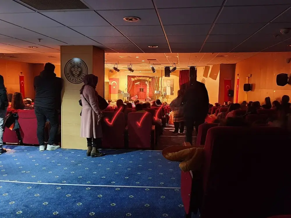 Buca Belediyesi Olimpik Yüzme Havuzu Konferans Salonu — Yüzme Havuzları, Buca · fotoğraf 2