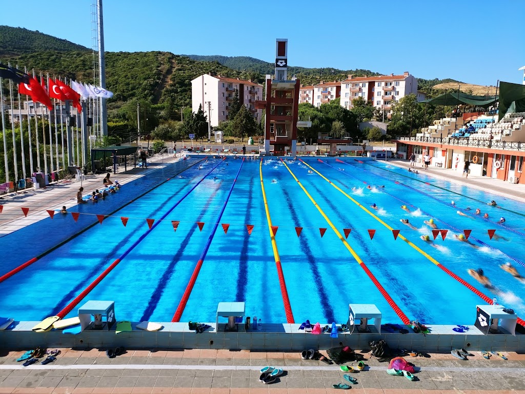 Narlıdere Olimpik Yüzme Havuzu