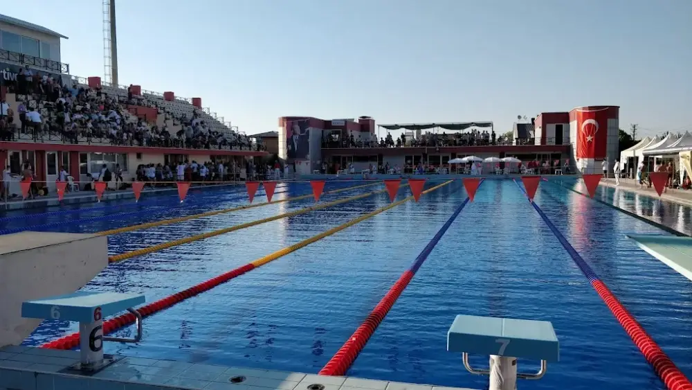 Narlıdere Olimpik Yüzme Havuzu — Yüzme Havuzları, Narlıdere · fotoğraf 2