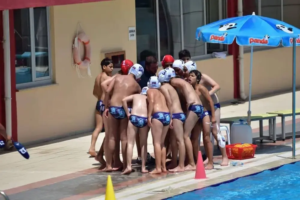 Narlıdere Olimpik Yüzme Havuzu — Yüzme Havuzları, Narlıdere · fotoğraf 4