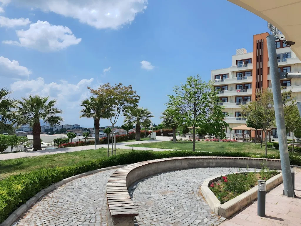 İzmir Büyükşehir Belediyesi Sosyal Yaşam Kampüsü — Yüzme Havuzları, Buca · fotoğraf 1
