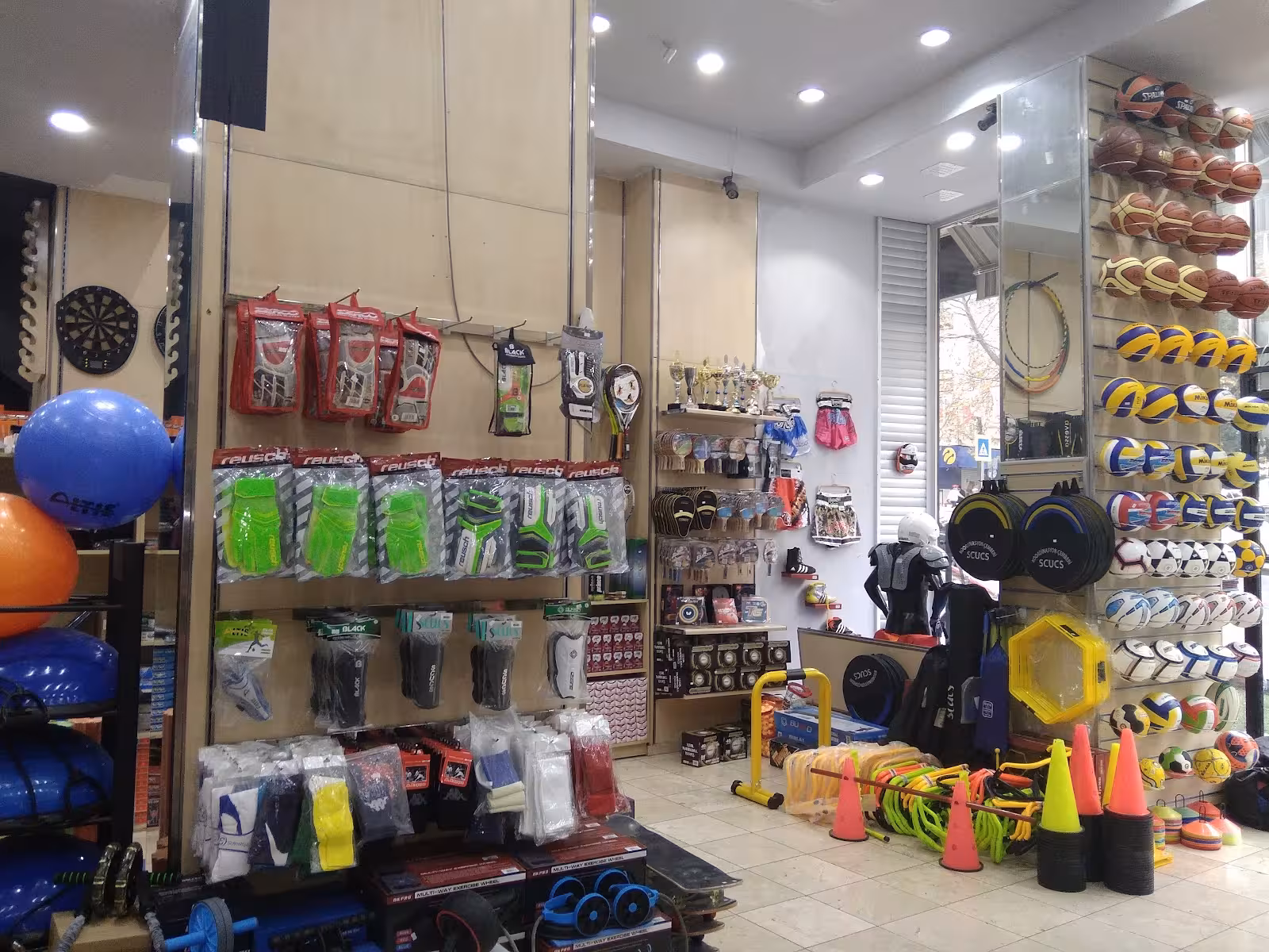 Ankara Altunay Spor - Spor Malzemeleri İmalatı ve Toptan Satışı... — Spor Ekipman Mağazaları, Çankaya · fotoğraf 2