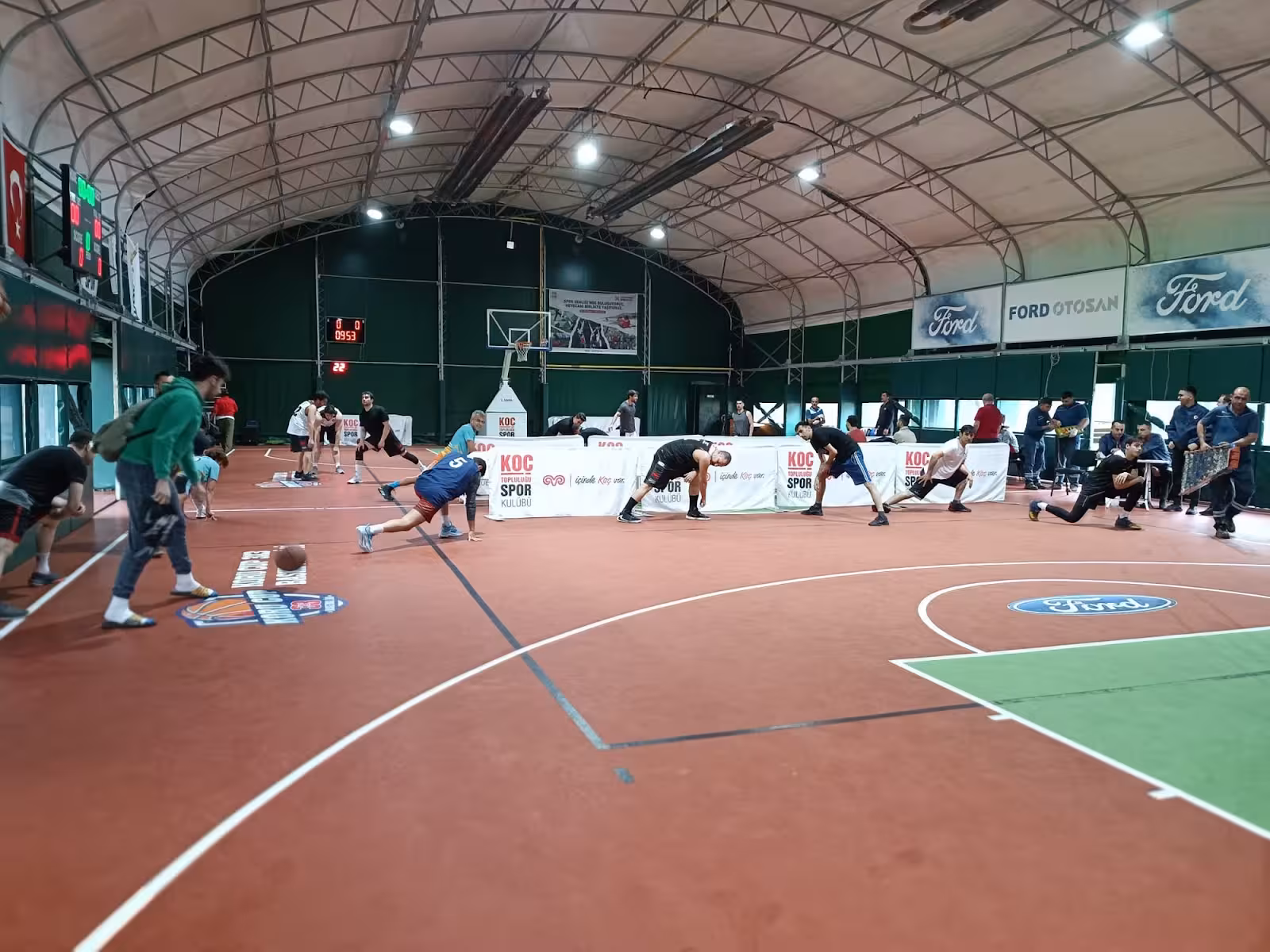 Koç Topluluğu Spor Kulübü — Spor Kulüpleri, Üsküdar · fotoğraf 4