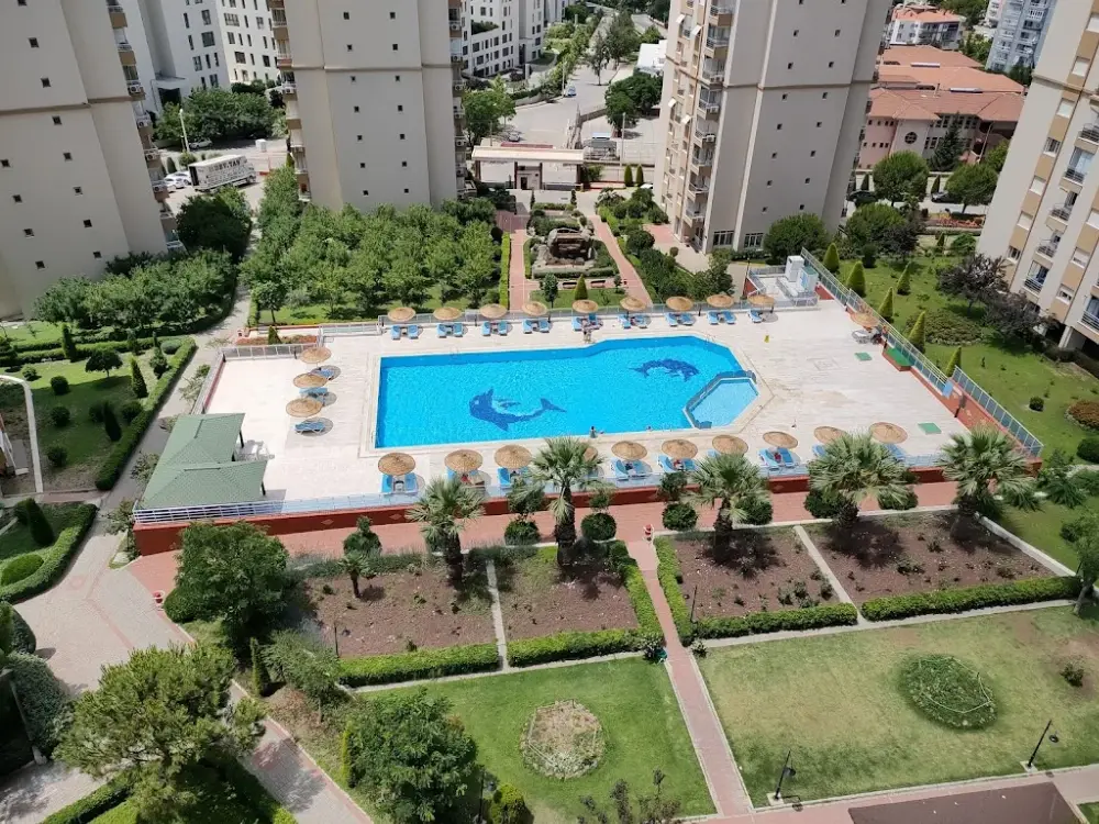 Narevler Havuz — Yüzme Havuzları, Karşıyaka · fotoğraf 3