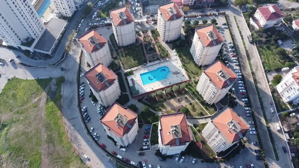 Narevler Havuz — Yüzme Havuzları, Karşıyaka · fotoğraf 4