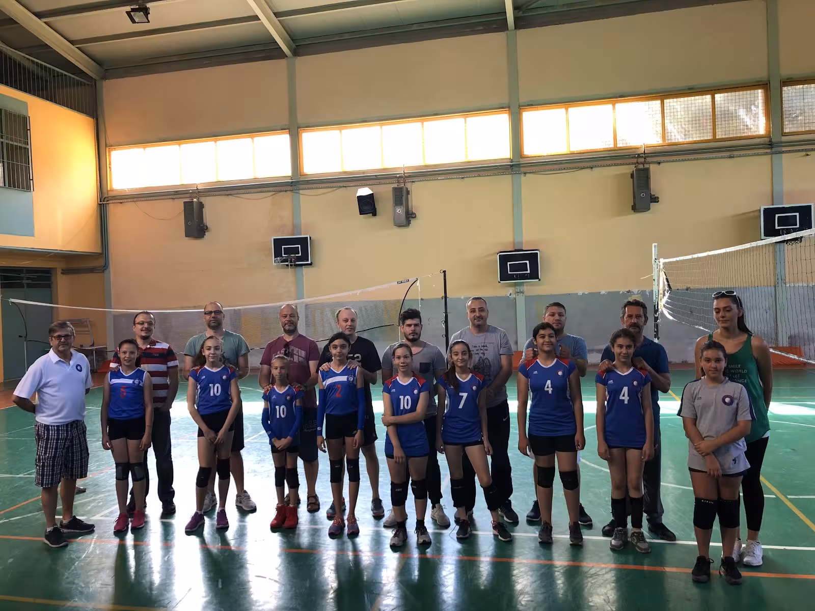 İzmir Dost Spor Klübü — Spor Kulüpleri, Buca · fotoğraf 2