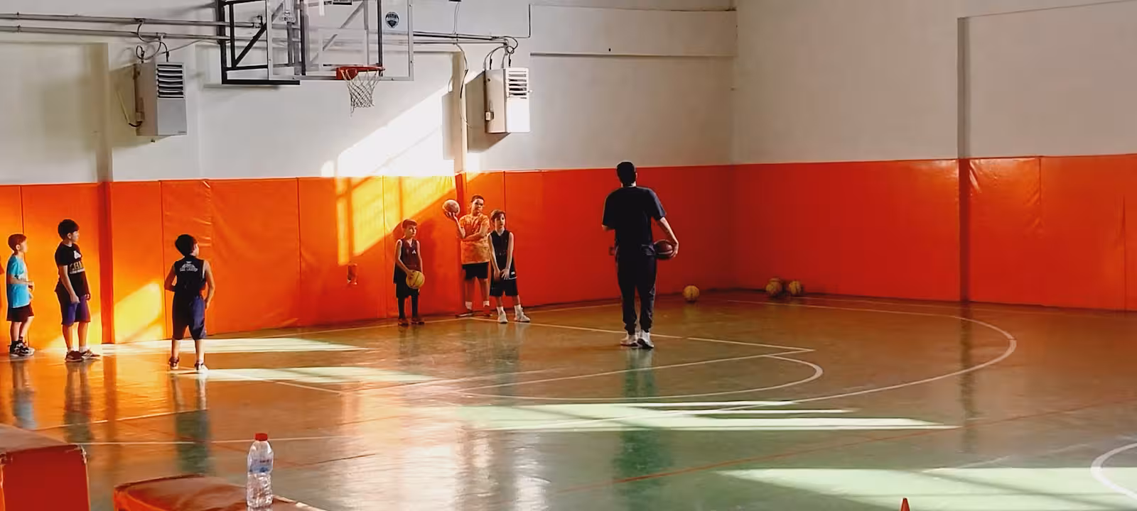 Demir Amiraller Spor Kulübü — Spor Kulüpleri, Karşıyaka · fotoğraf 4