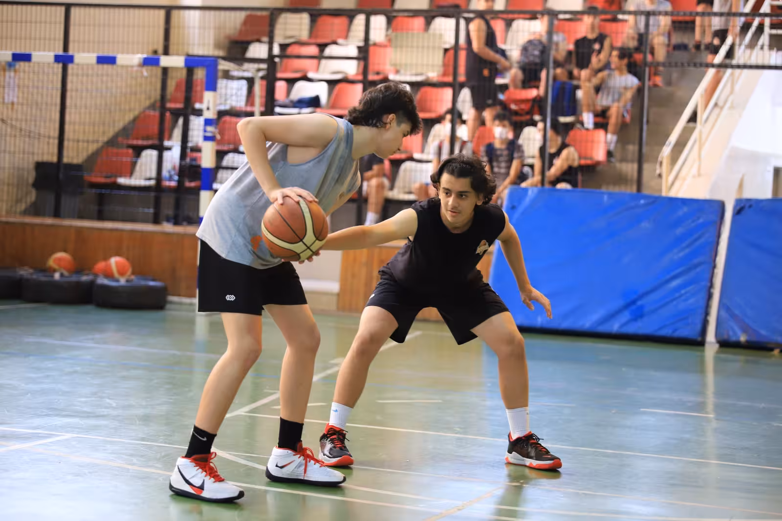 Demir Amiraller Spor Kulübü — Spor Kulüpleri, Karşıyaka · fotoğraf 5