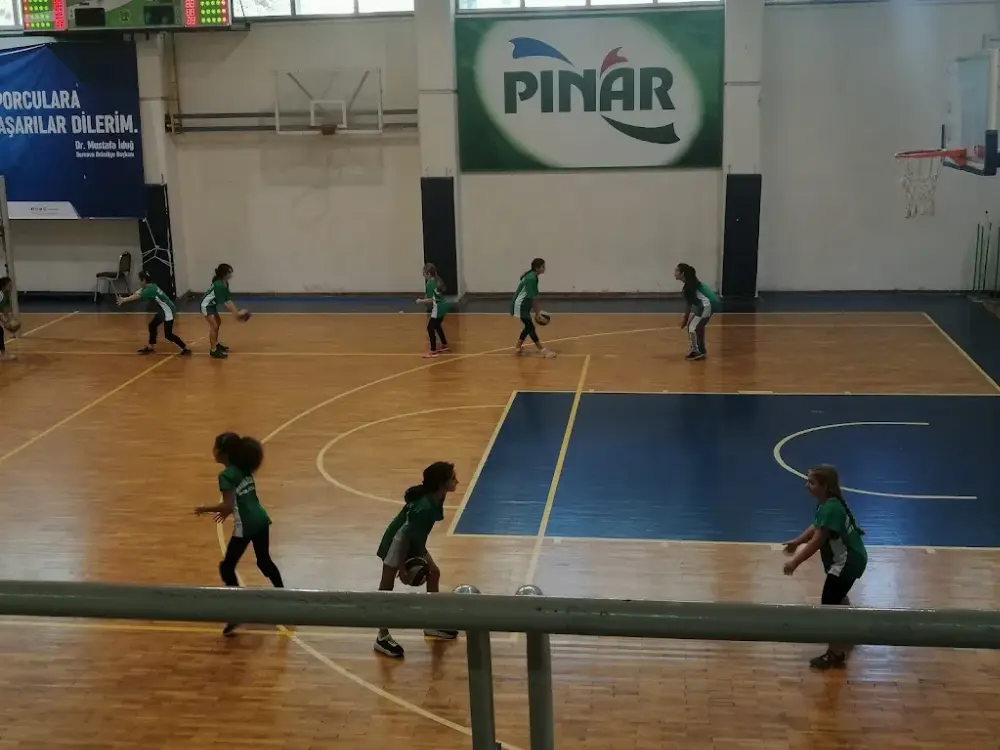 MUHAMMET YILDIZ SPOR TESİSLERİ — Yüzme Havuzları, Bornova · fotoğraf 2