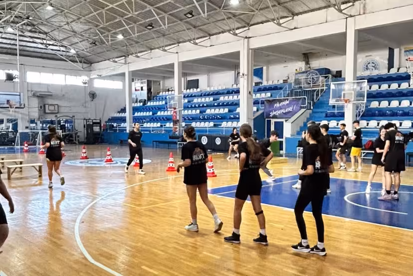 İzmir Best Akademi Besyo Ve Spor Lisesi Hazırlık Kursu — Antrenörlük Hizmetleri, Karabağlar · fotoğraf 2