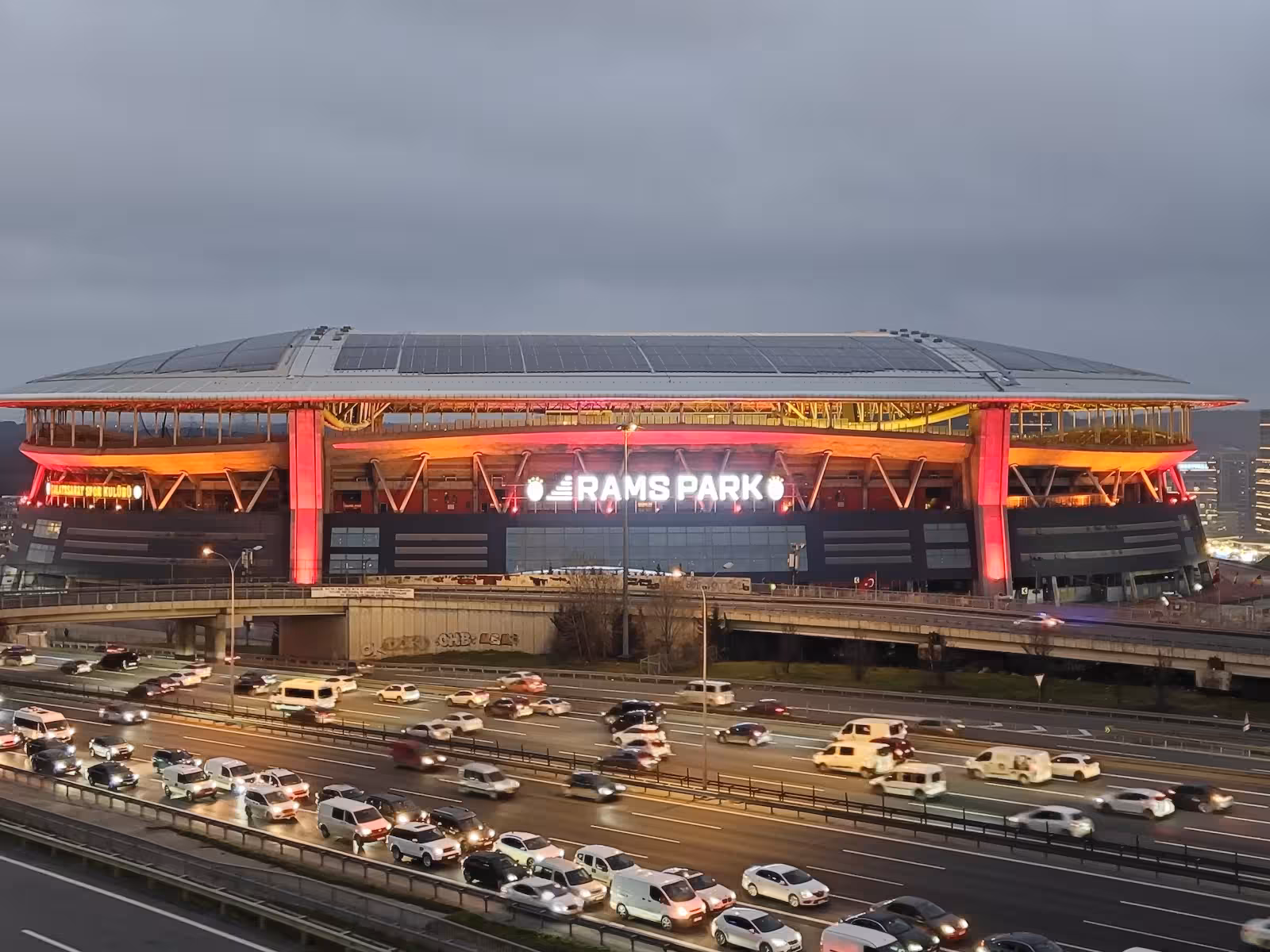 Ali Sami Yen Spor Kompleksi RAMS Park — Futbol Sahaları, Sarıyer · fotoğraf 5