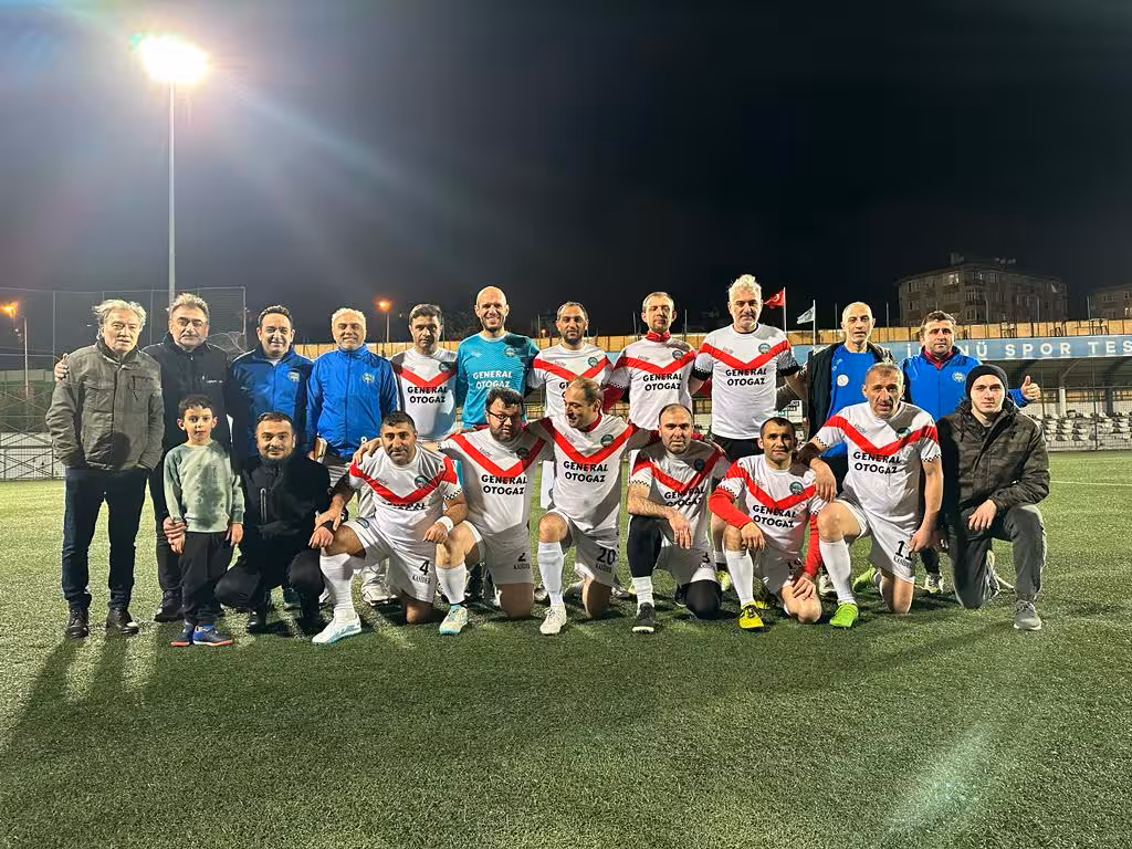 Beşiktaş Belediyesi İsmet İnönü Spor Tesisleri — Futbol Sahaları, Beşiktaş · fotoğraf 4