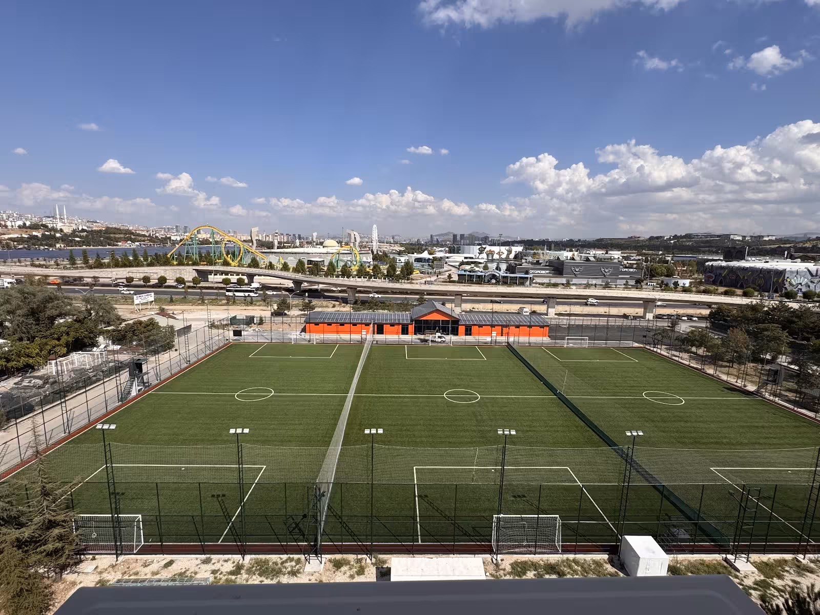 ANKARA DEMİRSPOR HALISAHALARI — Futbol Sahaları, Yenimahalle · fotoğraf 3