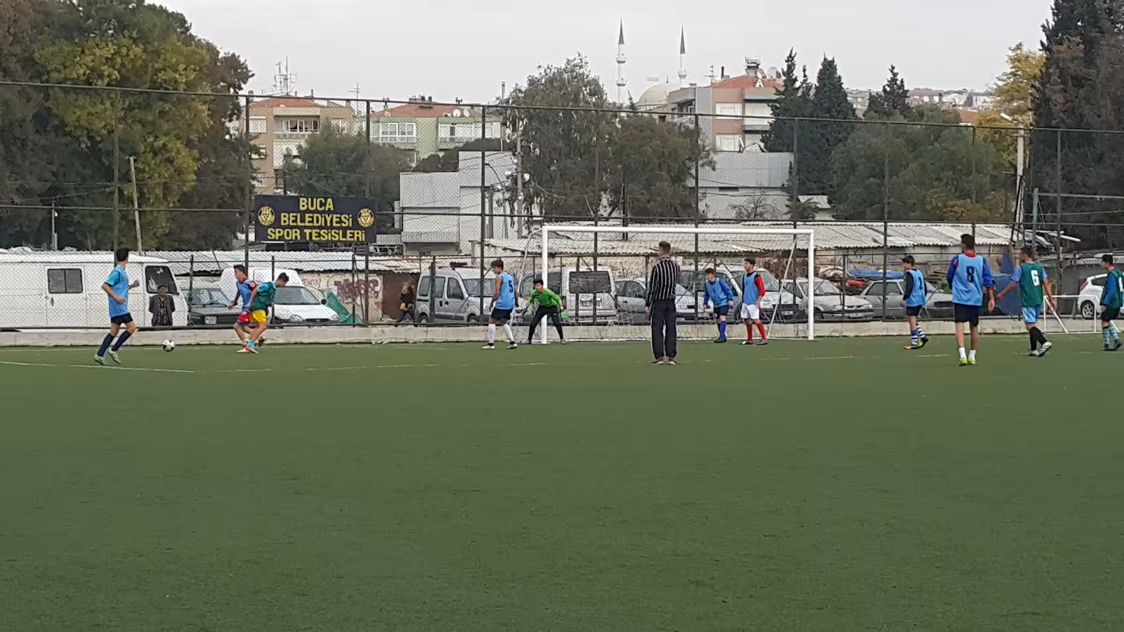 Futbol Sahaları — Futbol Sahaları, Buca · fotoğraf 1
