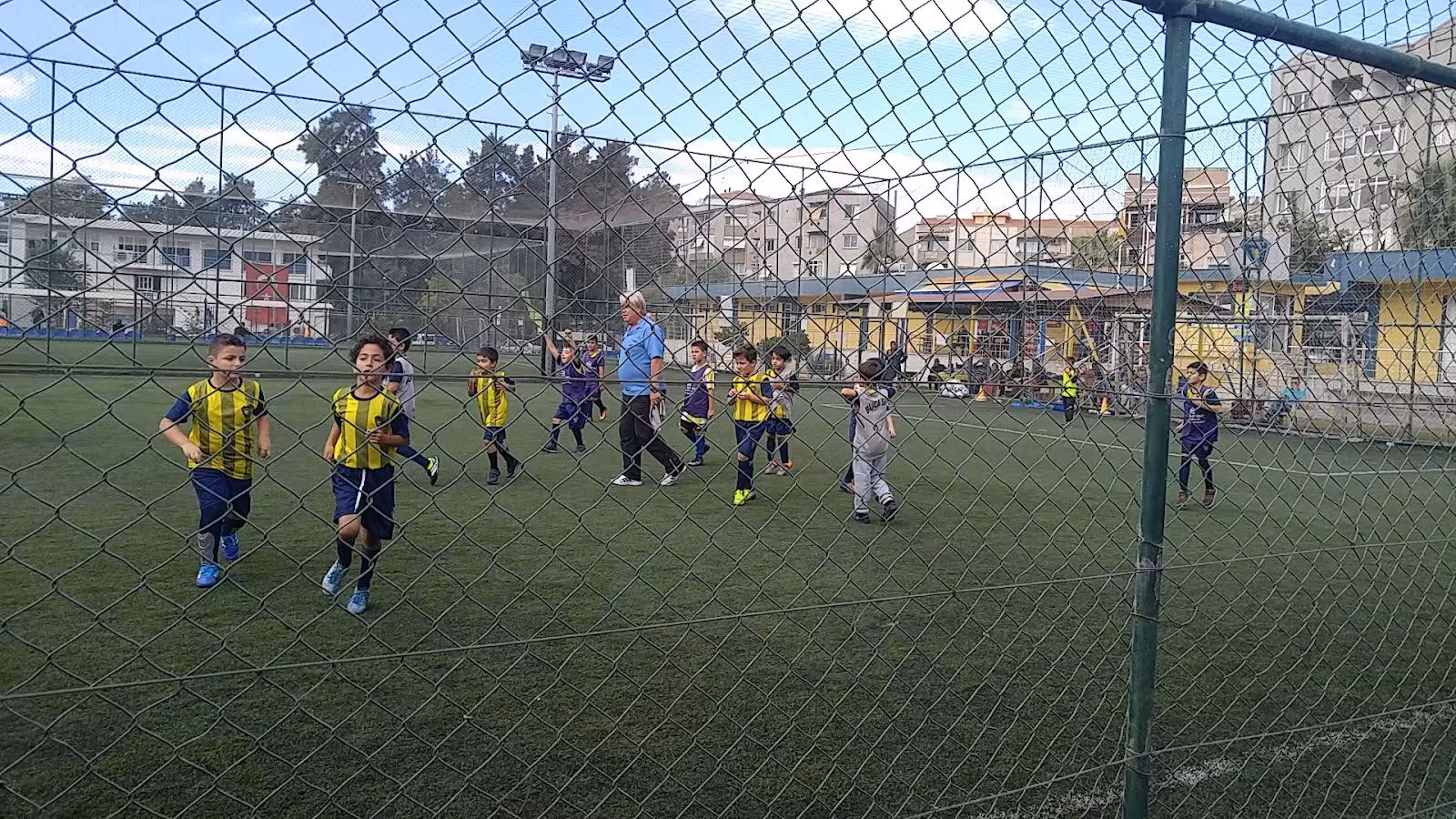 Futbol Sahaları — Futbol Sahaları, Buca · fotoğraf 2