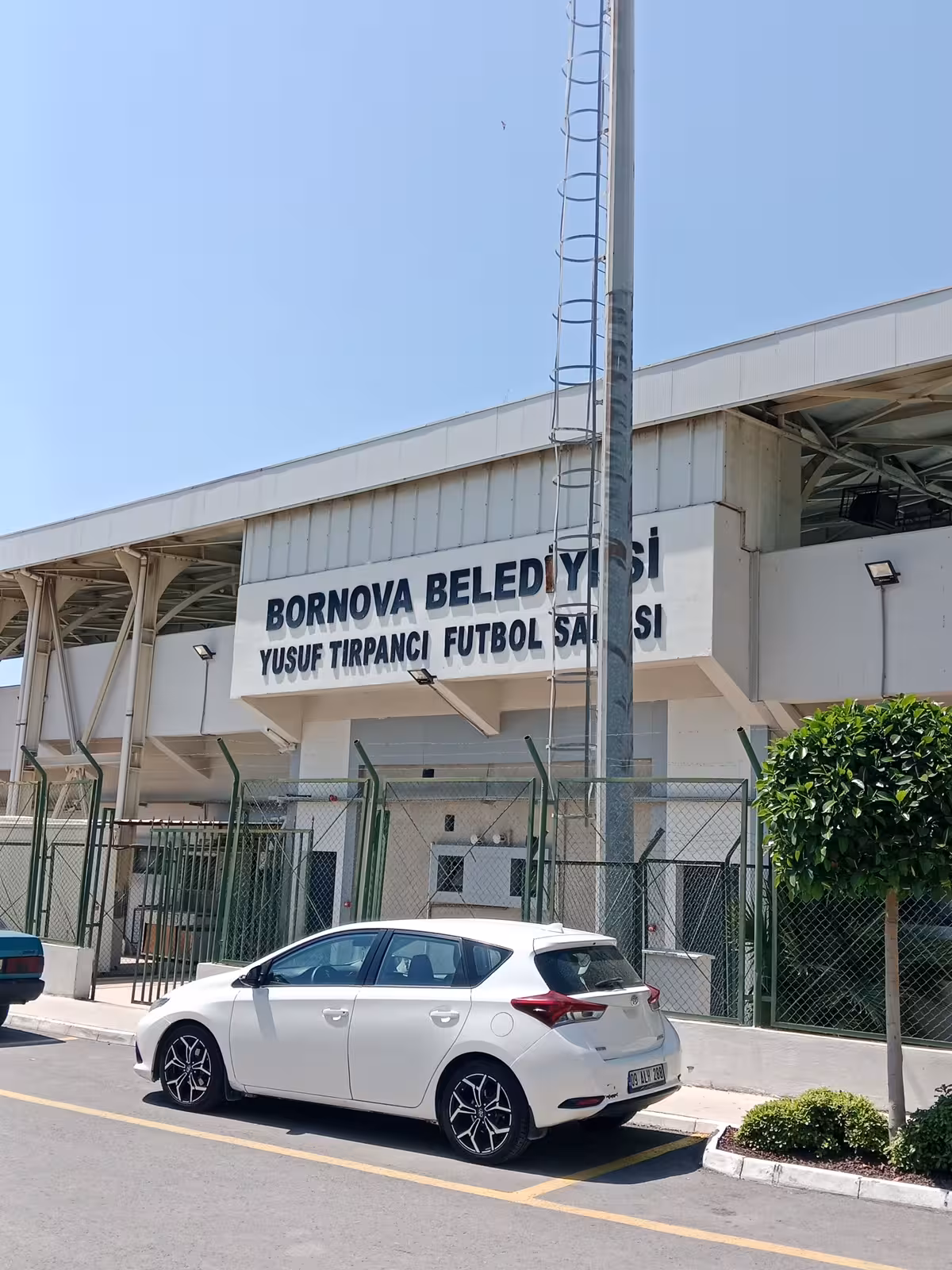 Yusuf Tırpancı Futbol Sahası — Futbol Sahaları, Bornova · fotoğraf 5