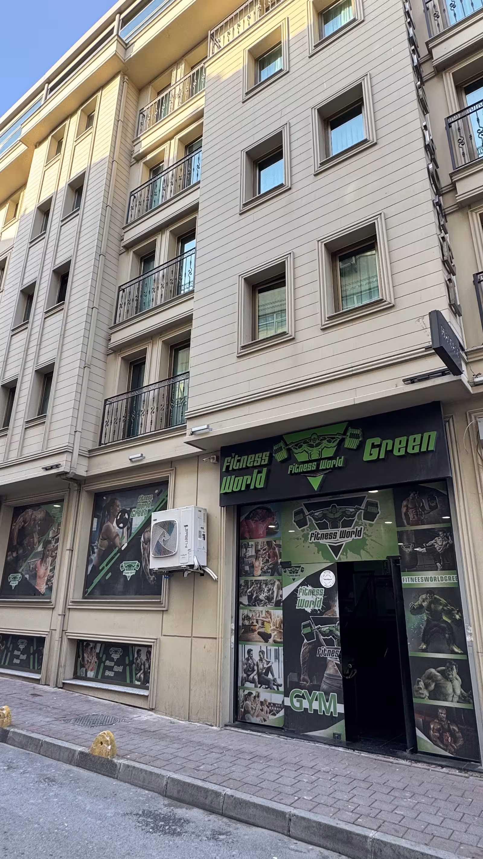 Fitness World Green — Spor Salonları Ve Arenalar · fotoğraf 4