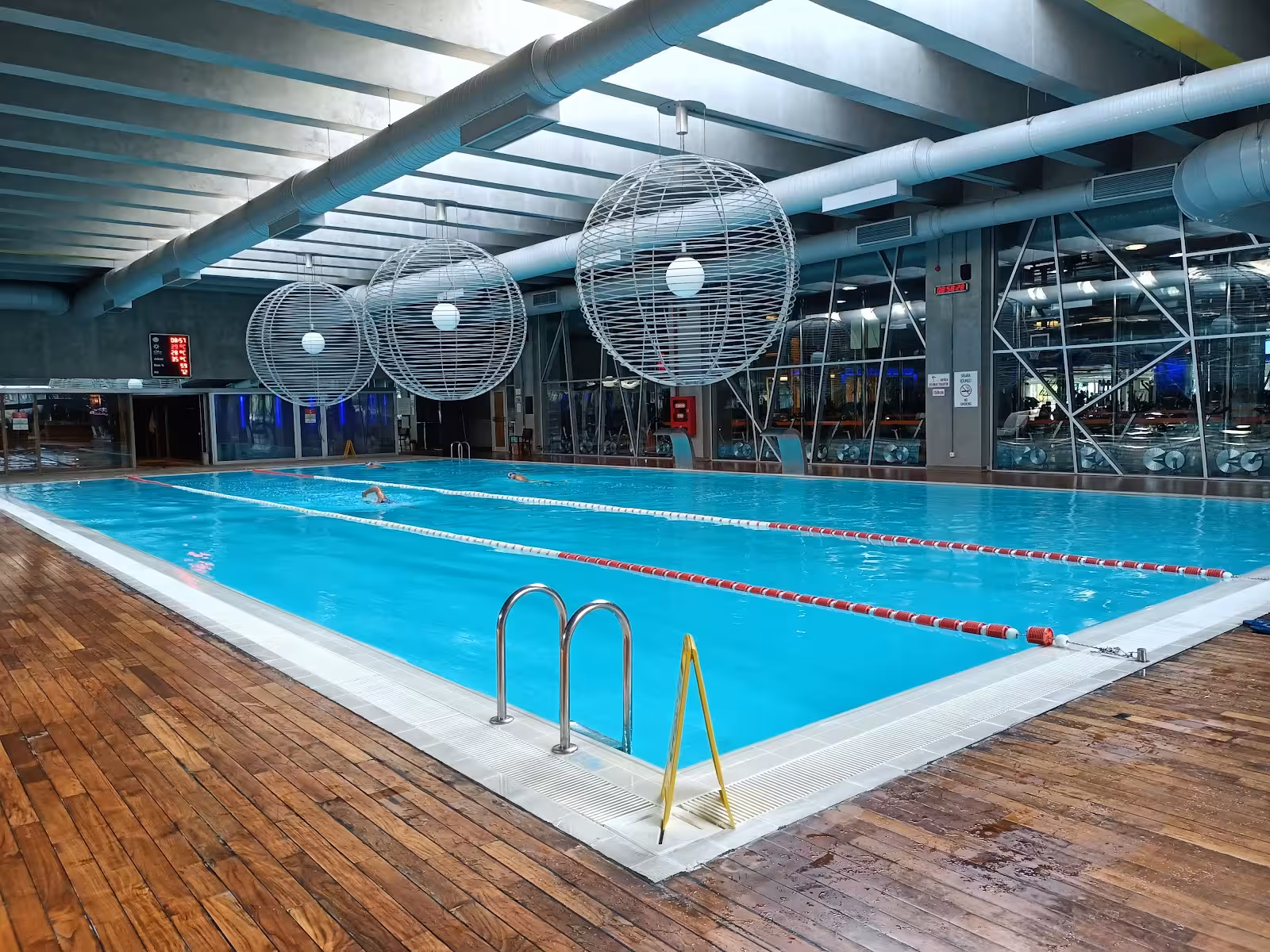 Base Life Club — Spor Salonları Ve Arenalar, Çankaya · fotoğraf 2