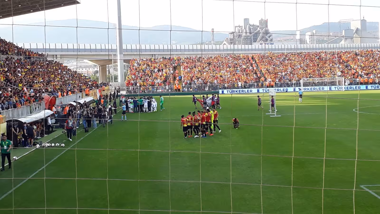 Bornova Aziz Kocaoğlu Stadyumu — Stadyumlar, Bornova · fotoğraf 4