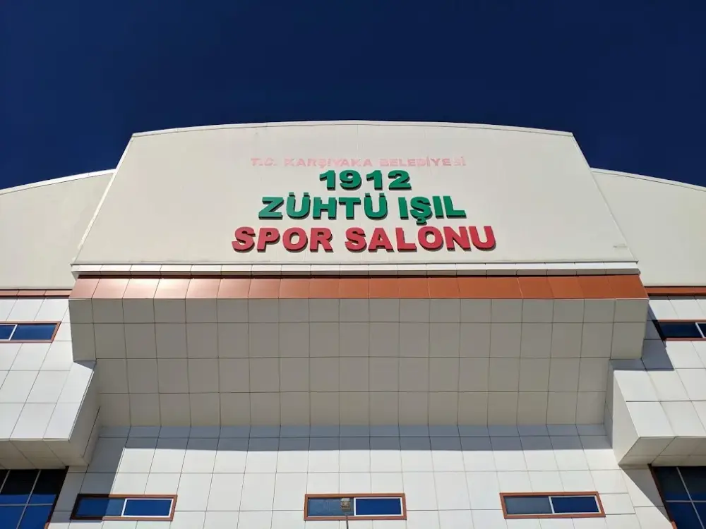 1912 Zühtü Işıl Spor Salonu — Yüzme Havuzları, Karşıyaka · fotoğraf 4