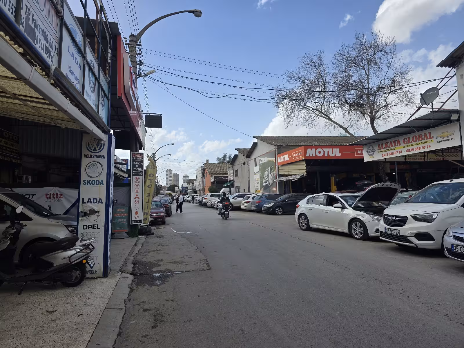 2. Oto Sanayi Sitesi — Sanayi Siteleri, Bornova · fotoğraf 1