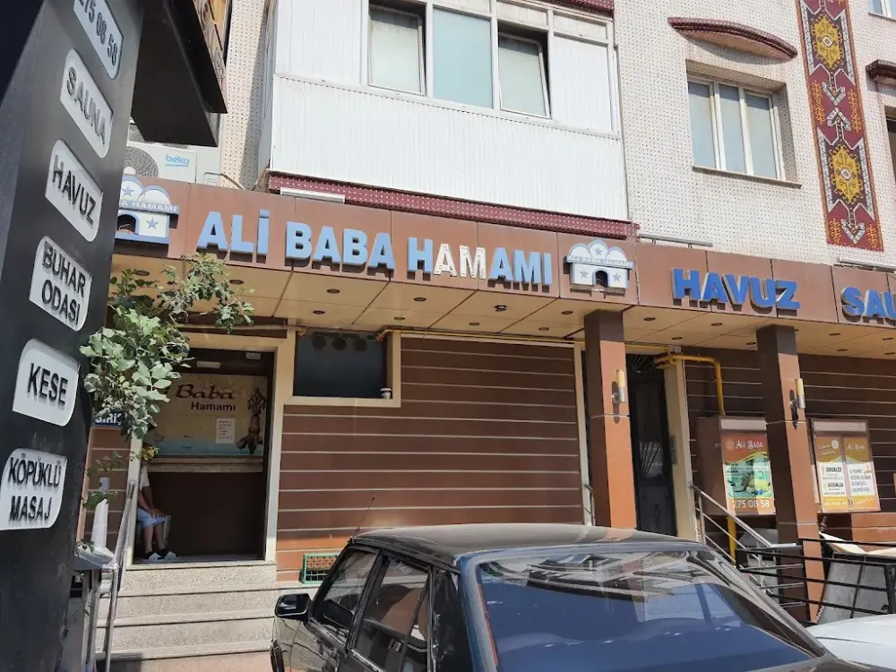Ali Baba Hamamı — Yüzme Havuzları, Buca · fotoğraf 2