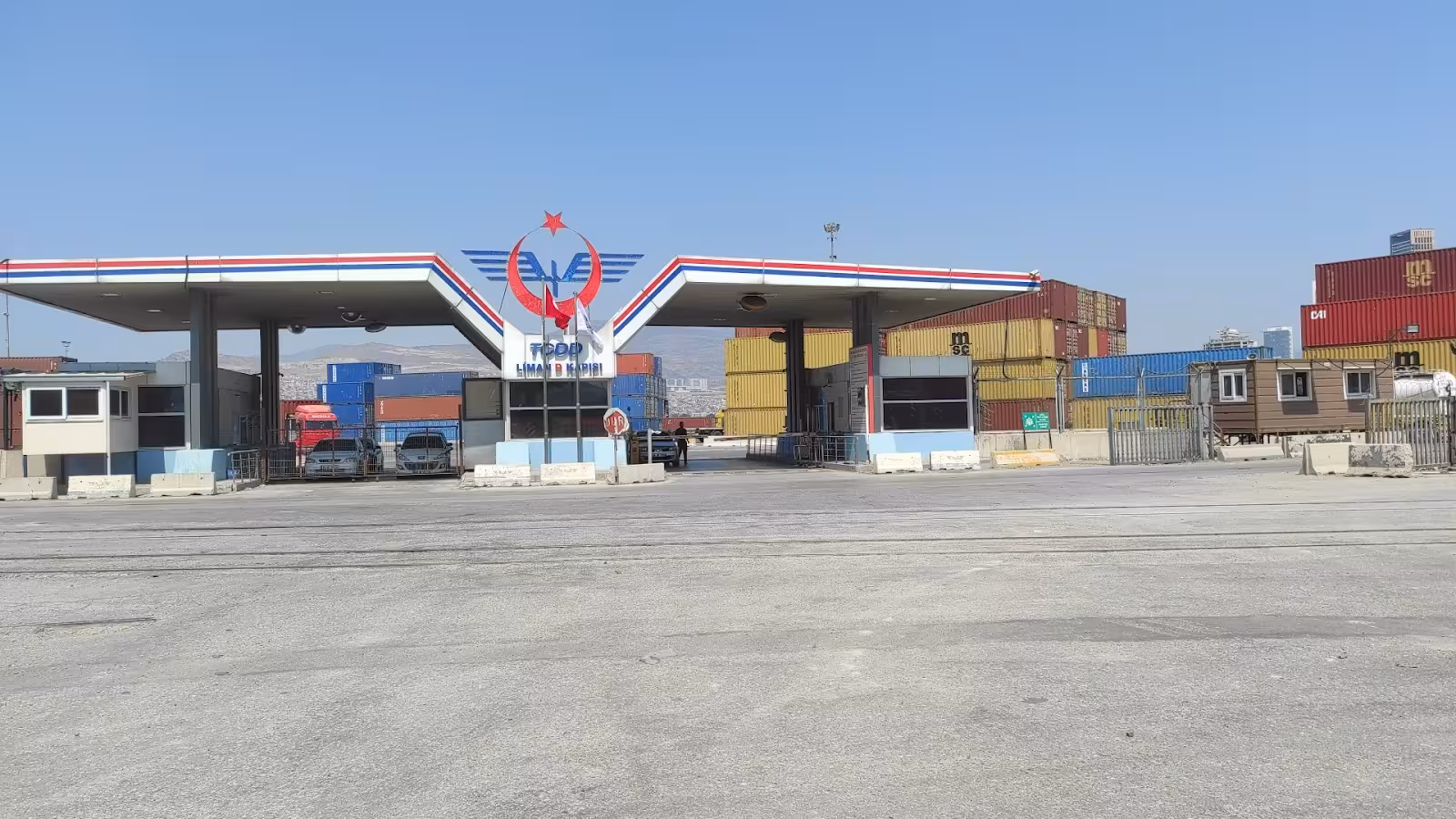 TCDD Izmir Limanı İşletmesi Müdürlüğü — Limanlar, Konak · fotoğraf 3