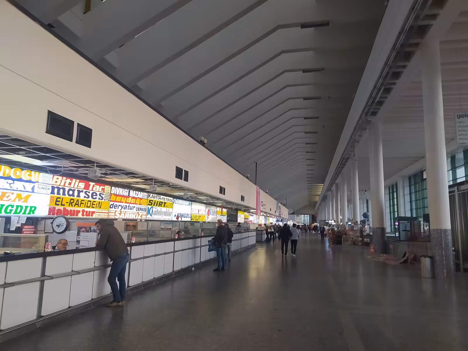 AŞTİ Ankara Şehirlerarası Otobüs Terminali — Otogarlar, Yenimahalle · fotoğraf 2