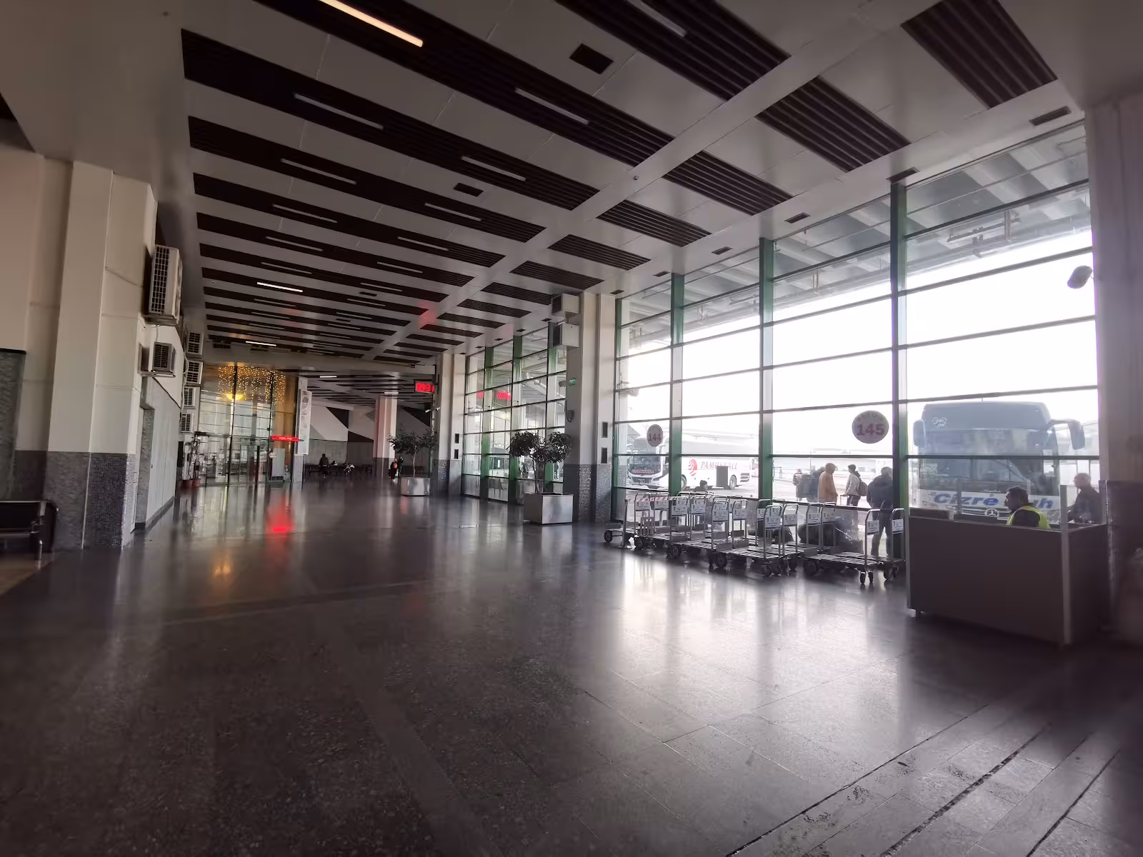 AŞTİ Ankara Şehirlerarası Otobüs Terminali — Otogarlar, Yenimahalle · fotoğraf 5