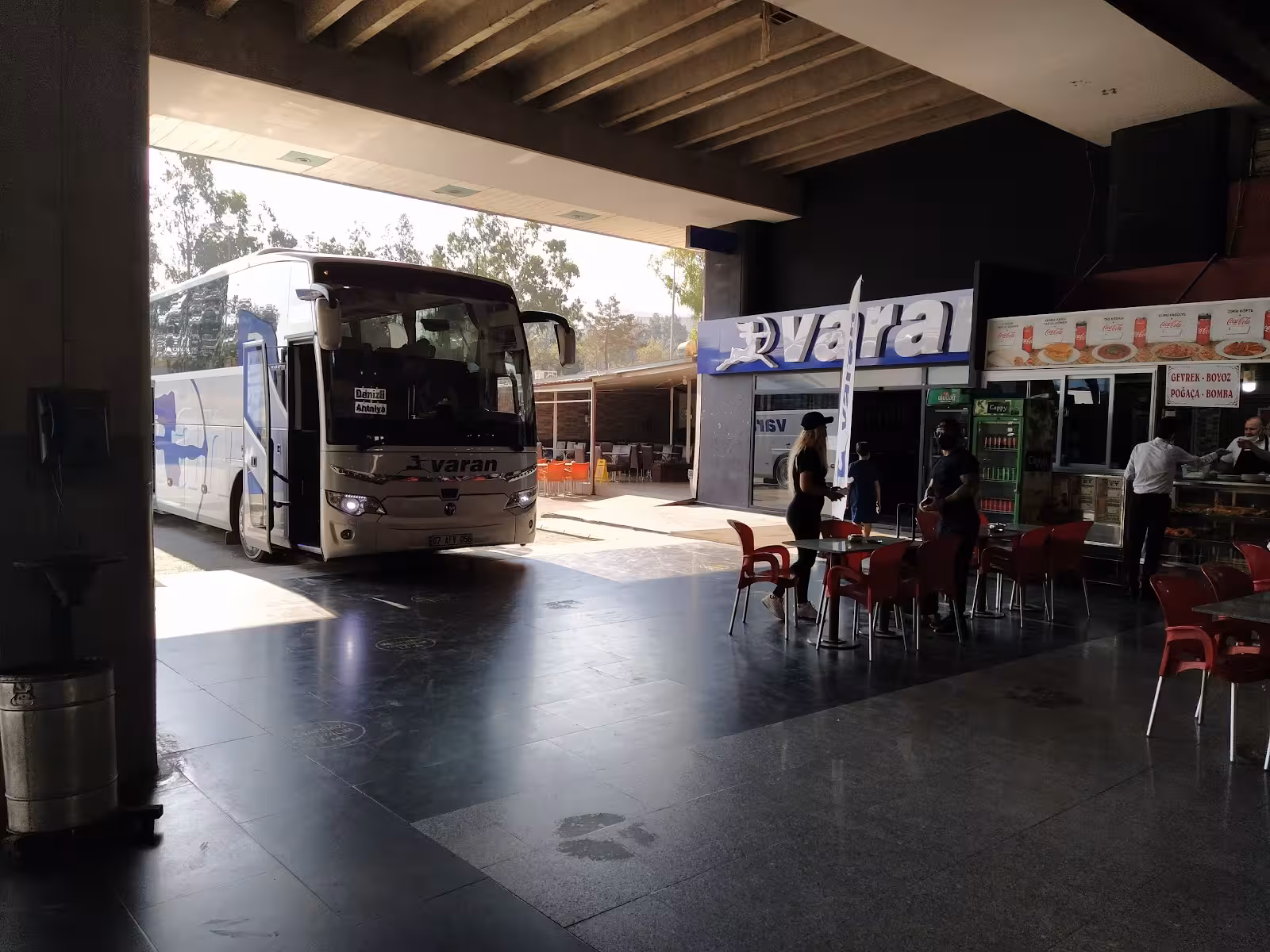 İzmir Şehirler Arası Otobüs Terminali — Otobüs Terminalleri, Konak · fotoğraf 3