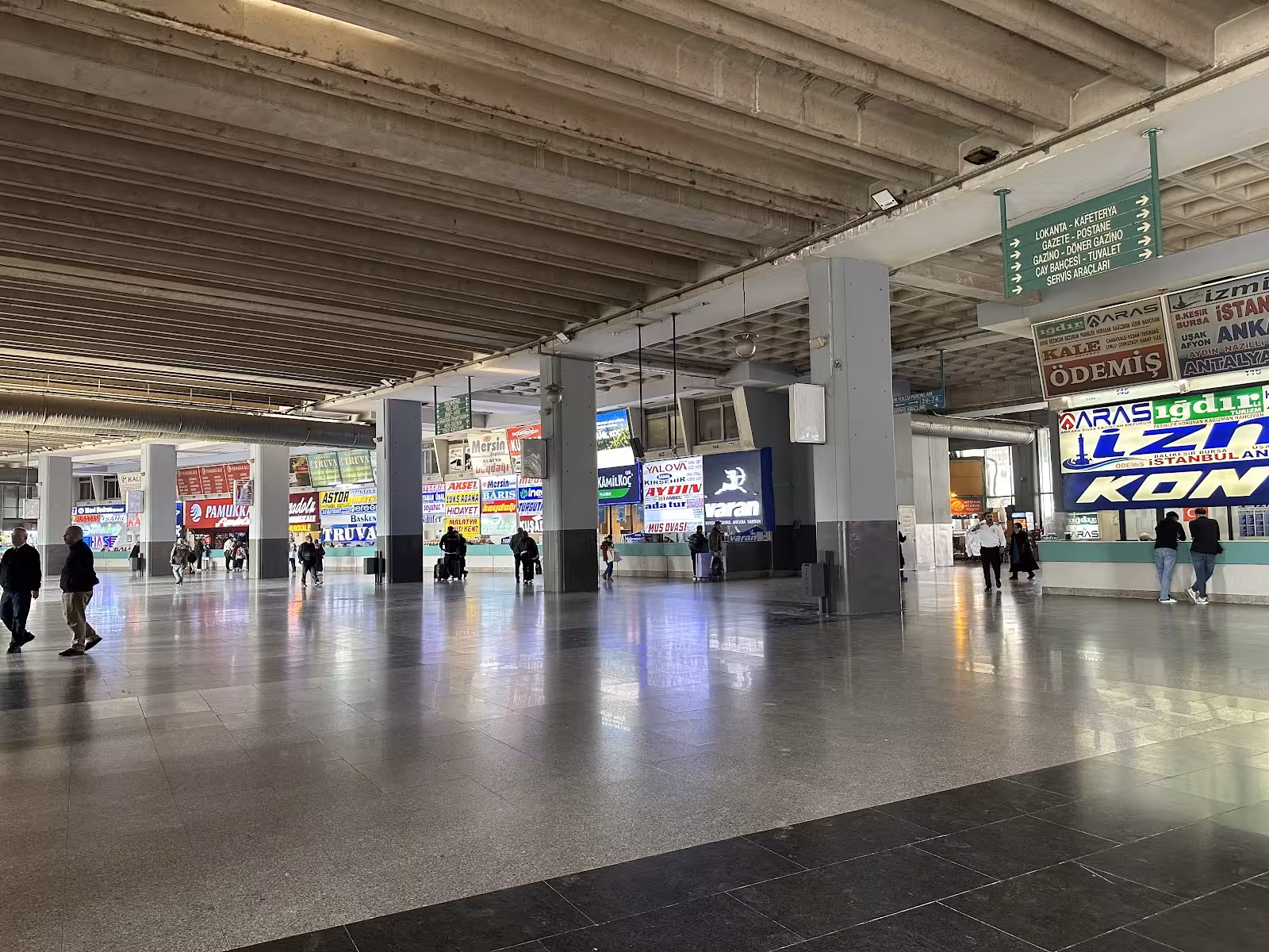 İzmir Şehirlerarası Otobüs Terminali — Otobüs Terminalleri · fotoğraf 2