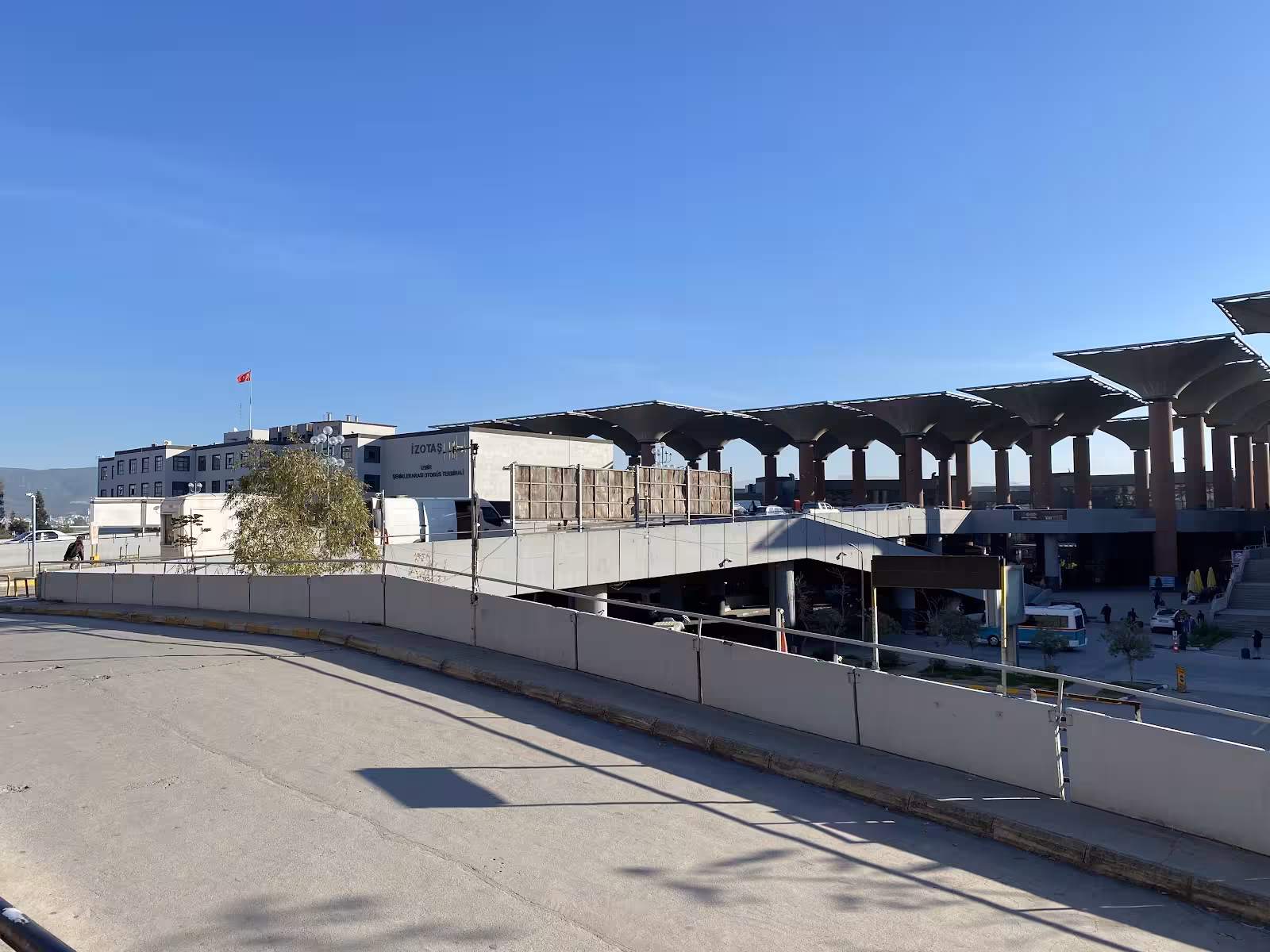 İzmir Şehirlerarası Otobüs Terminali — Otobüs Terminalleri · fotoğraf 5