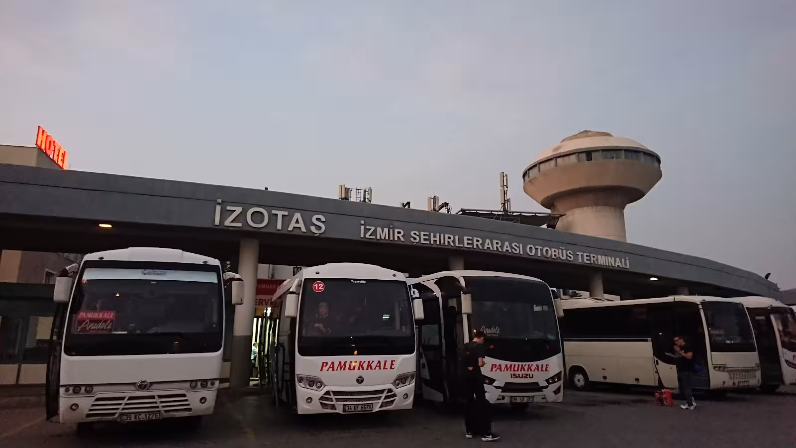 İzotaş - İzmir Şehirlerarası Otobüs Terminali — Otobüs Terminalleri · fotoğraf 4