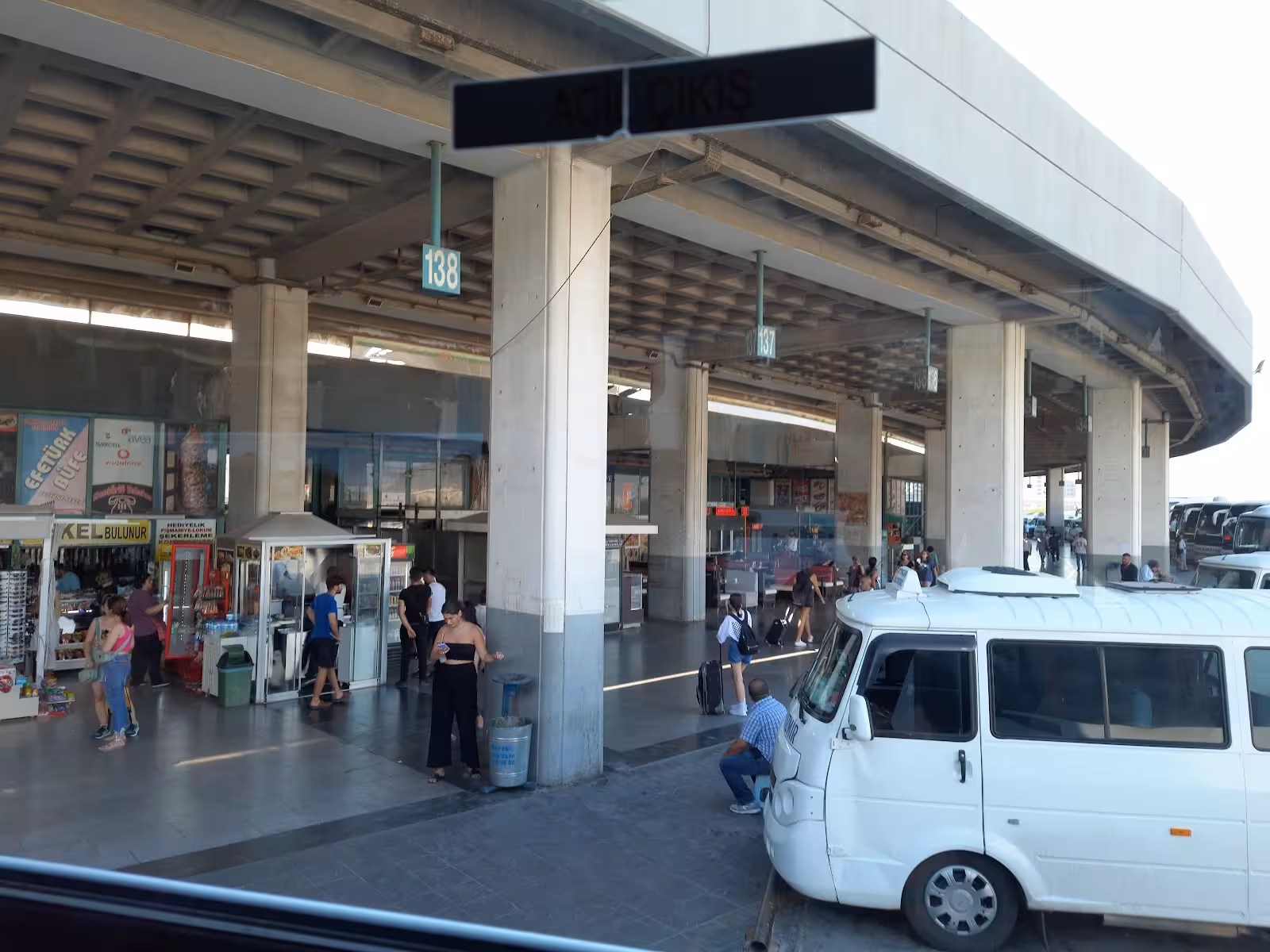 İzotaş - İzmir Şehirlerarası Otobüs Terminali — Otobüs Terminalleri · fotoğraf 5