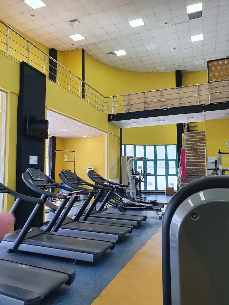 Buca Belediyesi Gençlik Ve Spor Kulübü — Yüzme Havuzları, Buca · fotoğraf 3