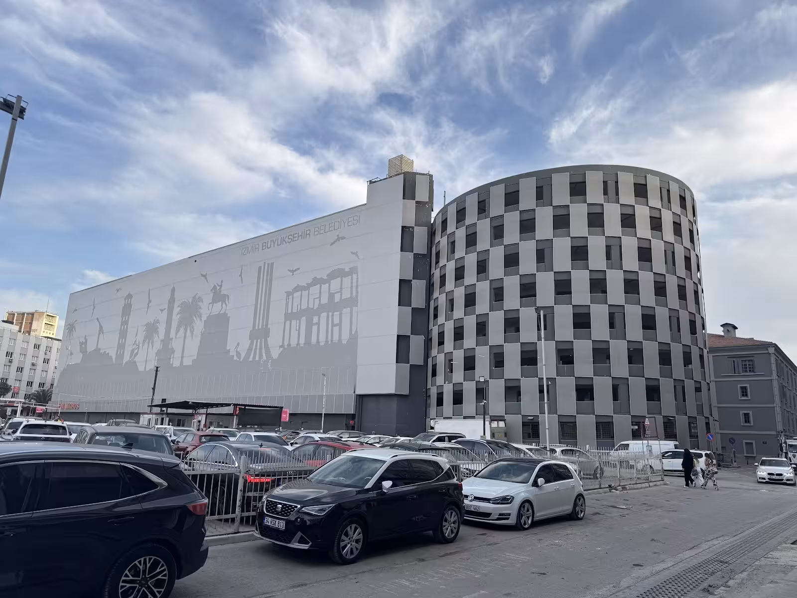 Alsancak Punta Katlı Otoparkı — Otoparklar, Konak · fotoğraf 4