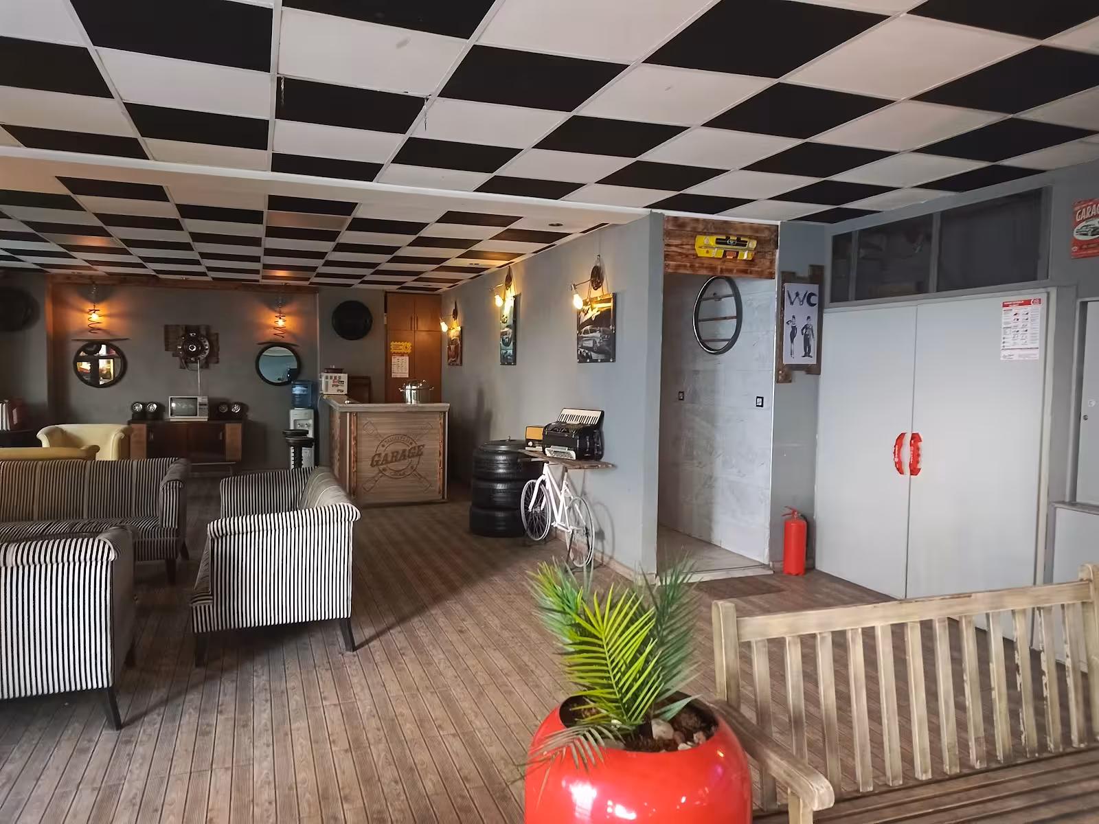 Susuzlu Katlı Otopark — Otoparklar, Konak · fotoğraf 3