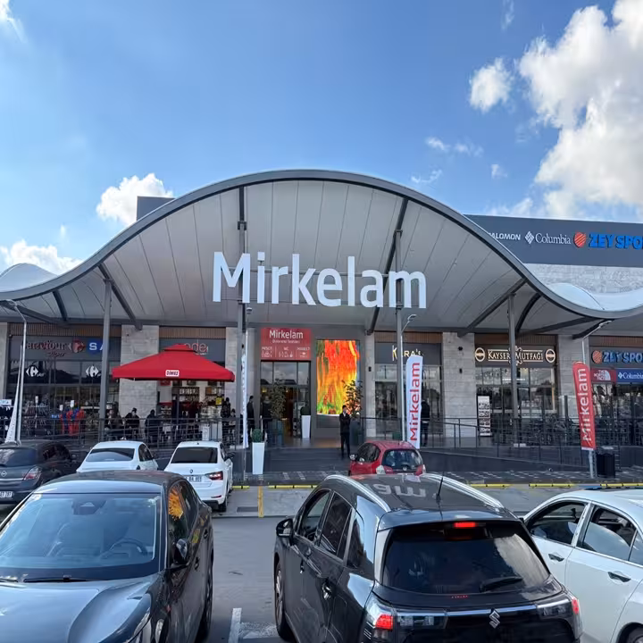 Mirkelam Dinlenme Tesisleri - Güney Tarafı — Dinlenme Tesisleri, Ataşehir · fotoğraf 3