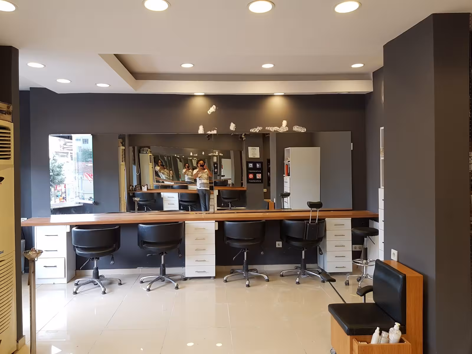Ersin Hair Salon / Hairdresser / Hair Extensions Taksim, İstanbul — Kuaförler, Beyoğlu · fotoğraf 2