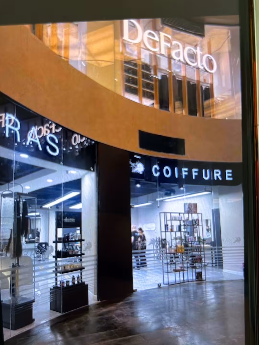RAS Coiffure & Beauty Taksim — Kuaförler, Beyoğlu · fotoğraf 3