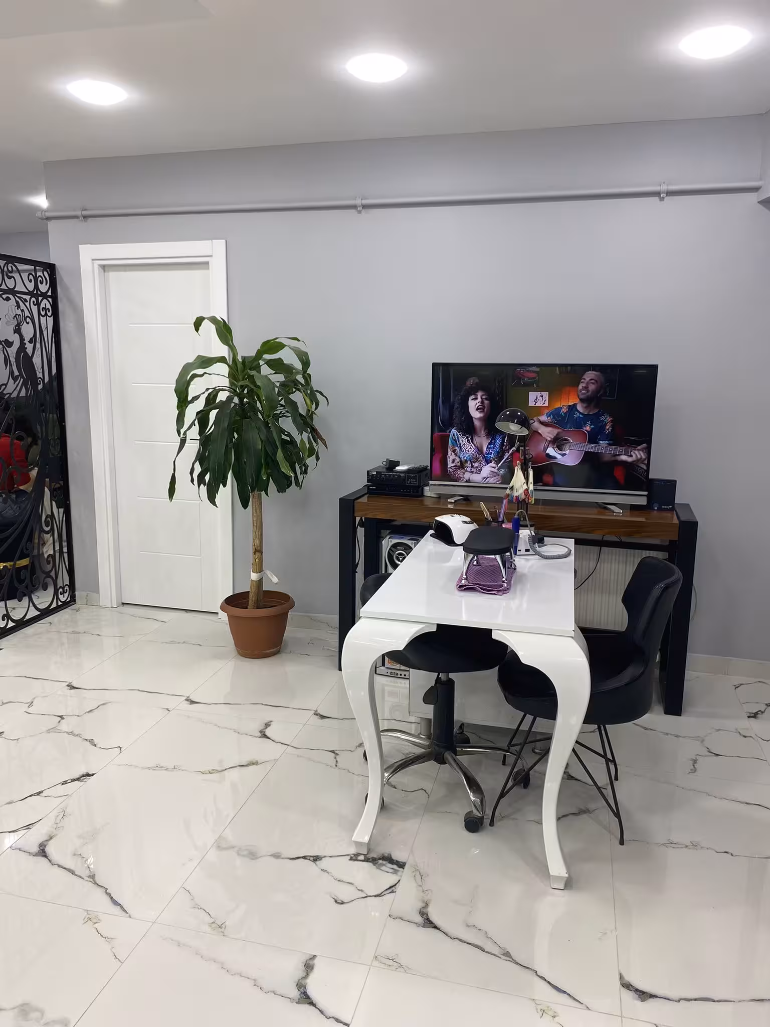 Tülay Çayan Bay & Bayan Kuaför & Güzellik Salonu — Kuaförler, Beyoğlu · fotoğraf 2