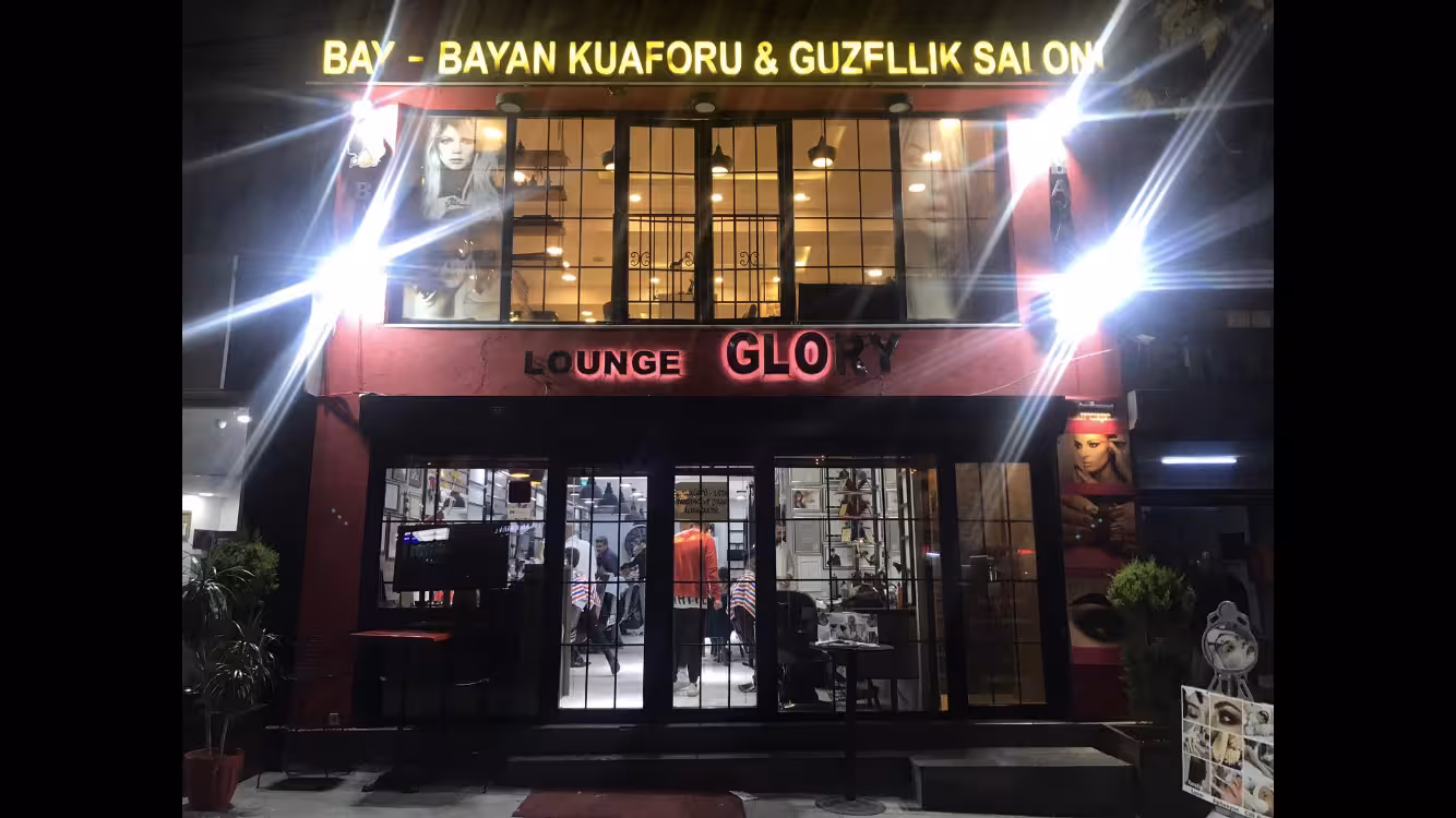 Tülay Çayan Bay & Bayan Kuaför & Güzellik Salonu — Kuaförler, Beyoğlu · fotoğraf 3