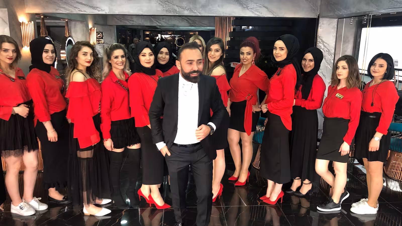 Başkent Kuaför | Ankara Gelin Saçı ve Makyajı — Kuaförler, Sincan · fotoğraf 1