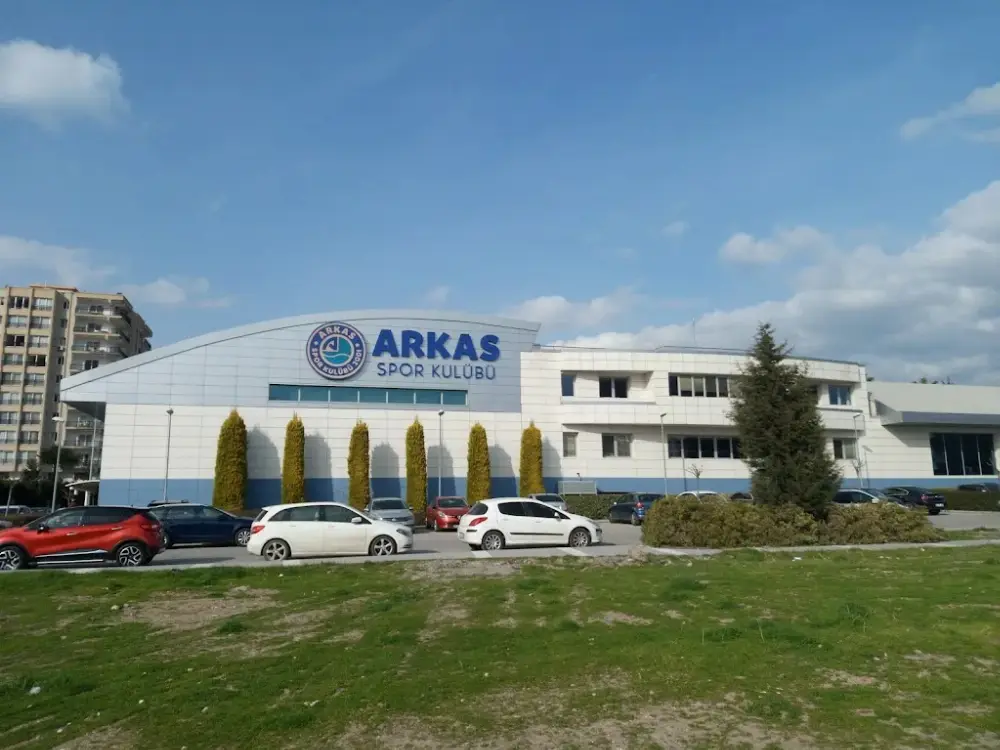 Arkas Spor Kulübü — Yüzme Havuzları, Karşıyaka · fotoğraf 3